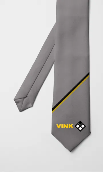 Corbata gris con una franja amarilla y el logotipo de Vink